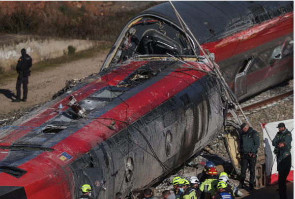 El descarrilamiento en Adamuz no sorprende a maquinistas que circularon horas antes por esa vía: “Noté algo raro, como el impacto de un pájaro”